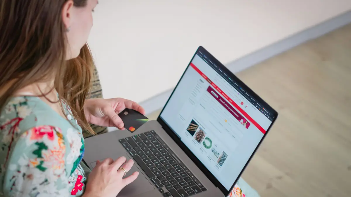 Choosing an E-commerce Platform for the UAE Market