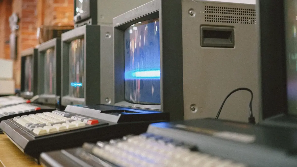 Modernising Legacy Business Software: Rebuild, Refactor or Replace